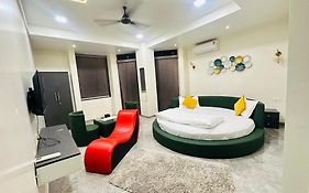 Hotel Hill Top Inn -Near Baner Rd Pune